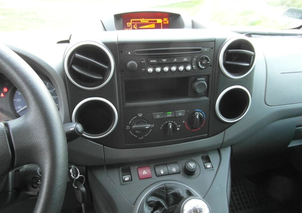 Peugeot Partner cena 48000 przebieg: 114000, rok produkcji 2016 z Kraków małe 667